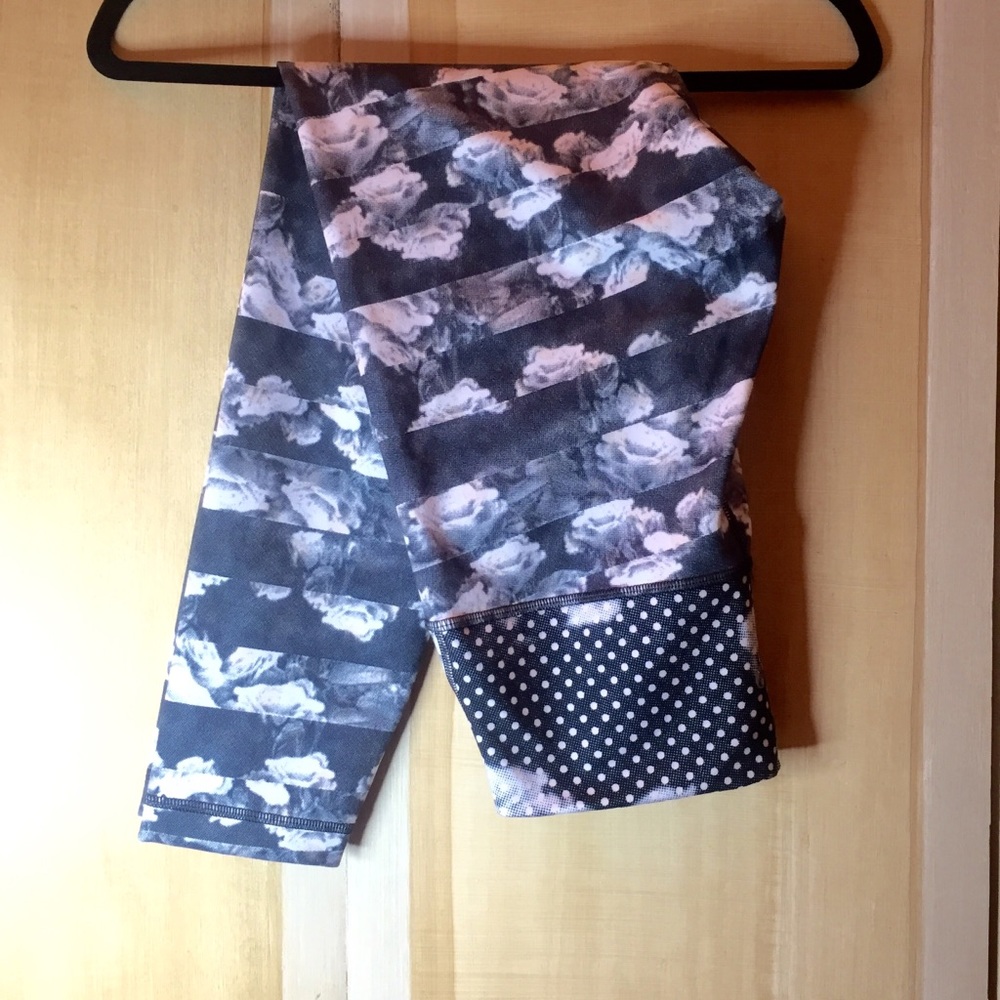 Lululemon Dots and Clouds Leggings